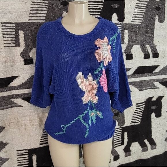 Vintage pullover sweater  - Picture 1 of 9